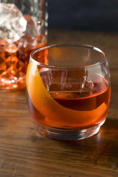 Alkoholos Piros Negroni Koktél Vermut Gin Narancs — Stock Fotó