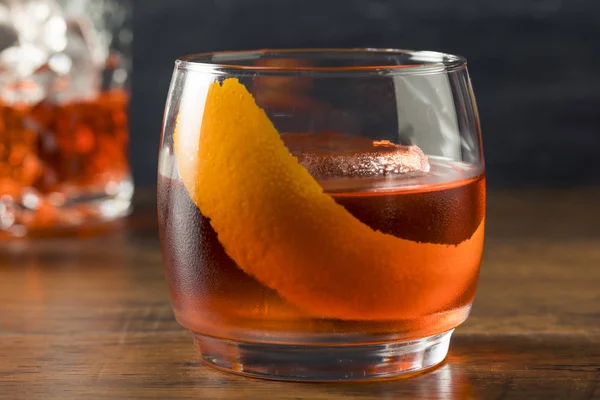 Alcoolic Red Negroni Cocktail Vermut Gin Portocale — Fotografie, imagine de stoc