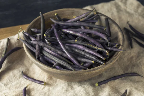 Raw Purple Organic String Fasole Gata Gătit — Fotografie, imagine de stoc