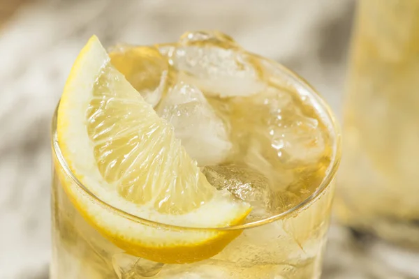 Highball Whisky Casero Siete Siete Con Limón — Foto de Stock