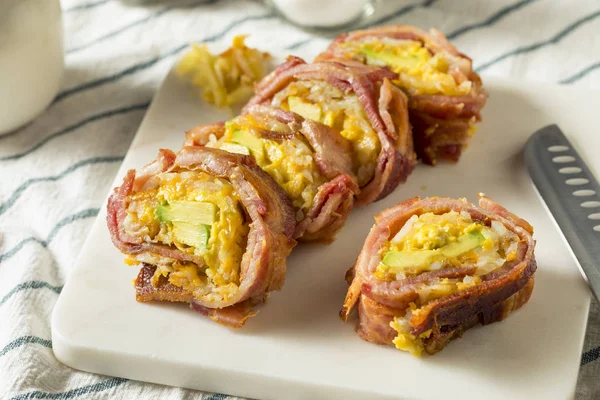 Sushi Van Zelfgemaakte Smakelijke Ontbijt Met Spek Aardappelen — Stockfoto