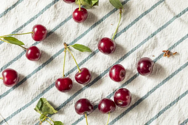 Raw Red Organic Tart Cherries Ready Eat — Stock Photo, Image