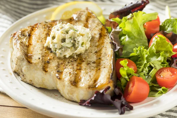 Organic Grilled Swordfish Steak Side Salad — Stock Photo, Image