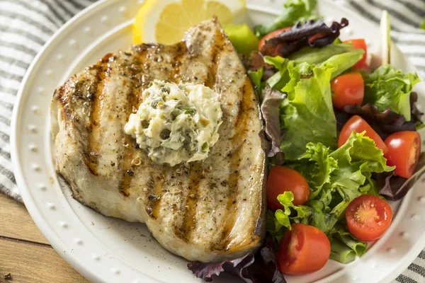 Organic Grilled Swordfish Steak Side Salad — Stock Photo, Image