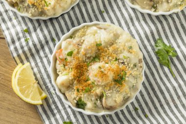 Pişmiş Coquilles St Jacques Scallops ve Shirmp meze