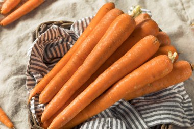 Ham organik portakal havuç hazır Cook için