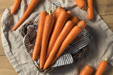 Ham organik portakal havuç hazır Cook için