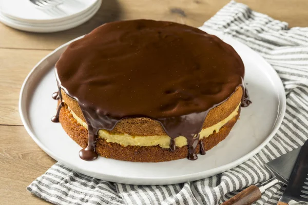 Zelfgemaakte Chocolade Boston Cream Pie Klaar Eten — Stockfoto