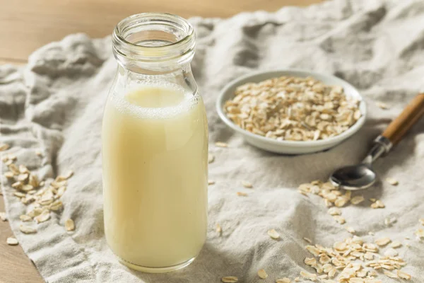Mleko Ekologiczne Białe Owsa Szklance — Zdjęcie stockowe