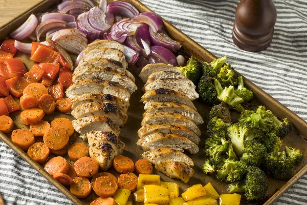 Pollo Casero Hoja Keto Con Las Verduras Del Arco Iris —  Fotos de Stock