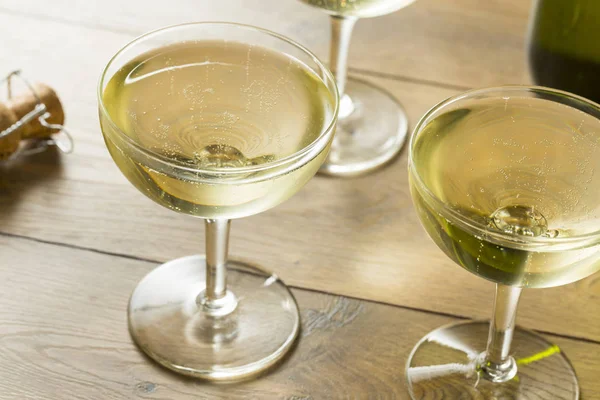 Vino Champagne Frizzante Bicchiere Coupe Pronto Bere — Foto Stock