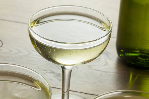 Sprankelende Champagne Wijn Een Coupe Glas Klaar Drinken — Stockfoto