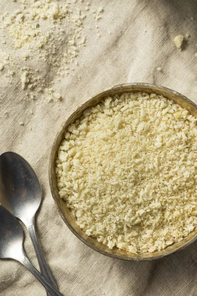 Bir kase içinde ev yapımı baharatlı Panko ekmek kırıntısı