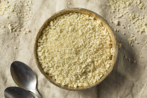 Bir kase içinde ev yapımı baharatlı Panko ekmek kırıntısı