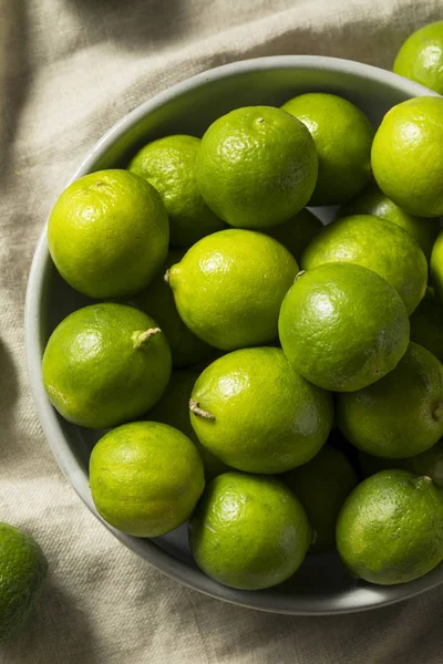 Limas Verdes Crudas Llave Orgánica Tazón — Foto de Stock