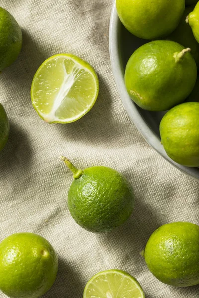 Rauwe Groene Organische Belangrijke Limes Een Kom — Stockfoto