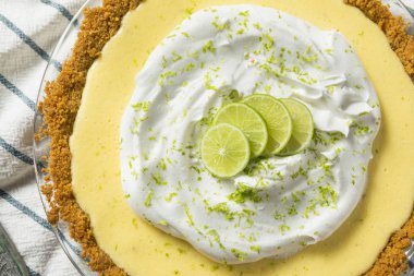 Tatlı ev yapımı limonlu turta lezzet ve krema ile