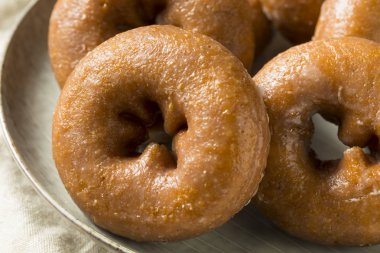 Ev yapımı kabak Spice donut yemeye hazır