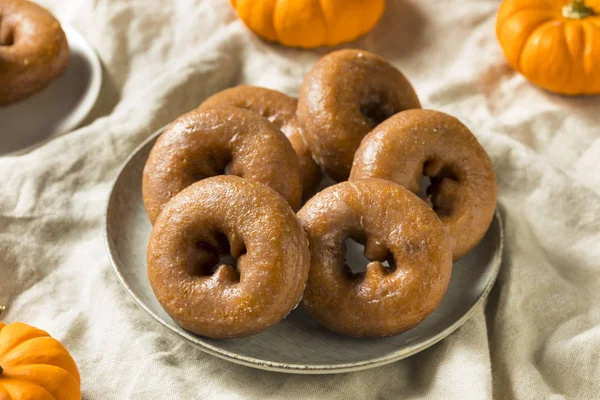 Pączki Domowe Pumpkin Spice Gotowe Spożycia — Zdjęcie stockowe