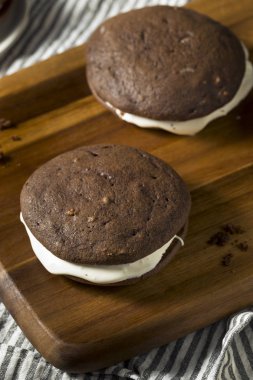 Ev yapımı çikolata Whoopie Pasta krema dolgulu