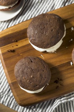 Ev yapımı çikolata Whoopie Pasta krema dolgulu