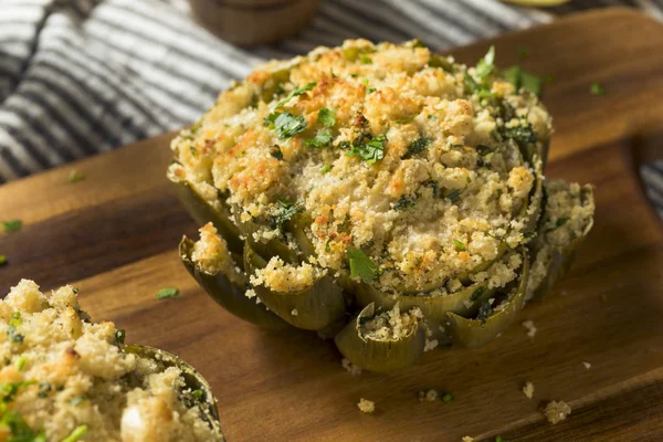 Hausgemachte Gefüllte Gebackene Artischocken Fertig Zum Essen — Stockfoto