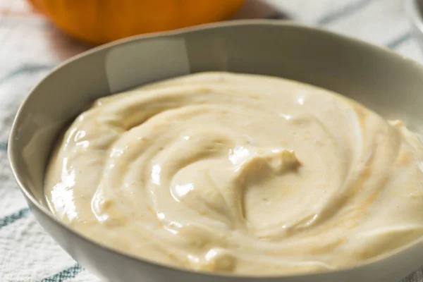 Healthy Organic Pumpkin Spice Yogurt Breakfast — Stock Photo, Image