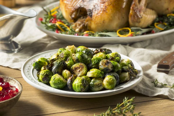 Gezonde Geroosterde Brussel Spruiten Voor Thanksgiving Diner — Stockfoto