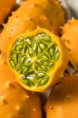 Ham portakal organik Kiwano boynuzlu karpuz yemeye hazır