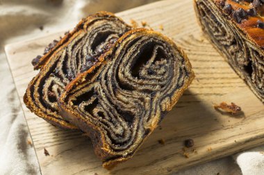 Ev Yapımı Tatlı Çikolatalı Babka Ekmeği Yemeye Hazır