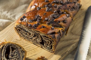 Ev Yapımı Tatlı Çikolatalı Babka Ekmeği Yemeye Hazır