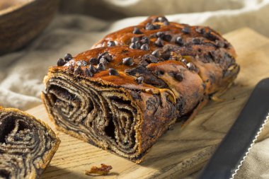 Ev Yapımı Tatlı Çikolatalı Babka Ekmeği Yemeye Hazır