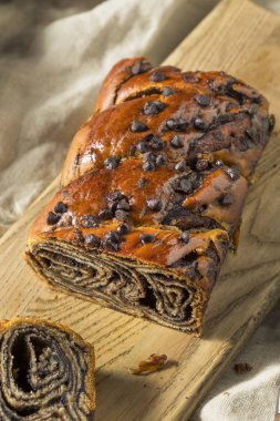 Ev Yapımı Tatlı Çikolatalı Babka Ekmeği Yemeye Hazır