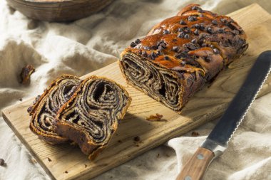 Ev Yapımı Tatlı Çikolatalı Babka Ekmeği Yemeye Hazır