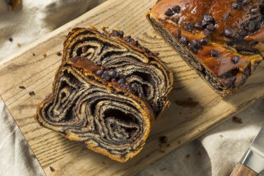 Ev Yapımı Tatlı Çikolatalı Babka Ekmeği Yemeye Hazır