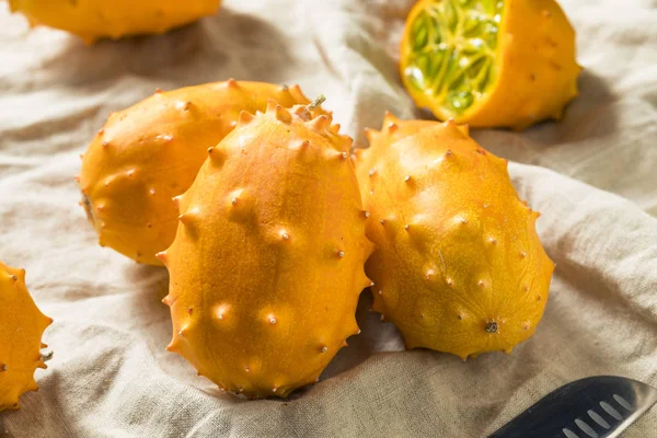 Ruwe Oranje Organische Kiwano Gehoornde Meloenen Klaar Eten — Stockfoto