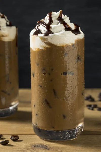 Rinfrescante Freddo Mocha Caffè Freddo Con Panna Montata — Foto Stock