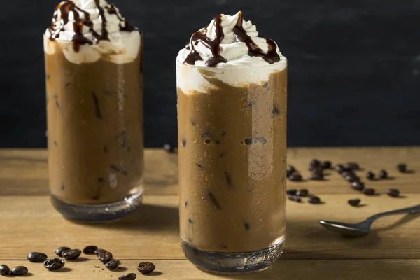 Erfrischender Kalter Mokka Eiskaffee Mit Schlagsahne — Stockfoto