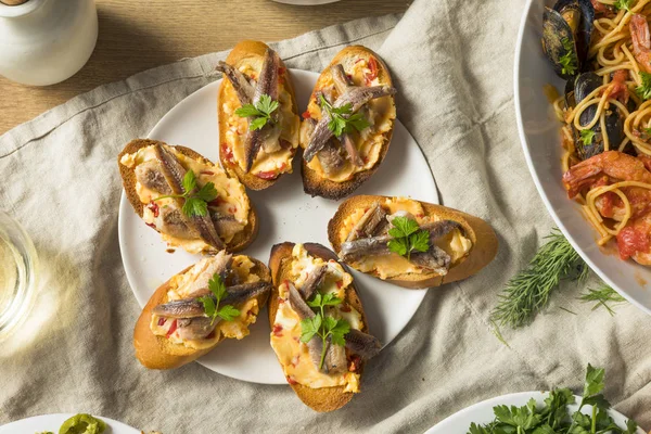 Yapımı Hamsi Sardalya Crostini Spicey Tereyağı Ile — Stok fotoğraf