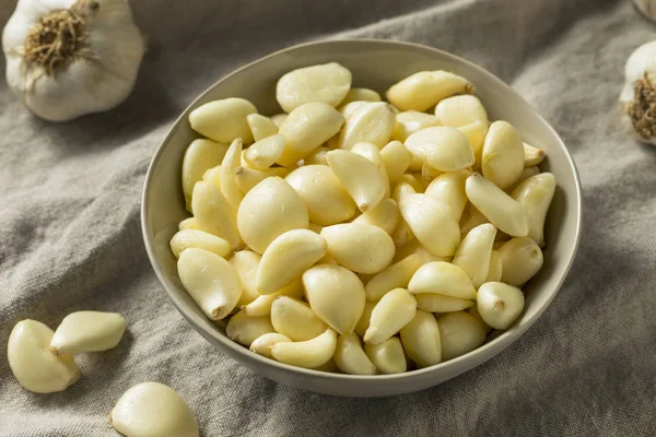 Rohe Bio Schale Knoblauchzehen Zum Kochen — Stockfoto