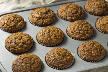 Tatlı ev yapımı zencefilli kek yemeye hazır