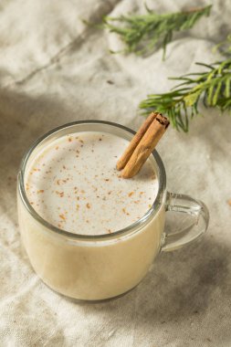 Ev yapımı Porto Riko Coquito Eggnog için belgili tanımlık tatil