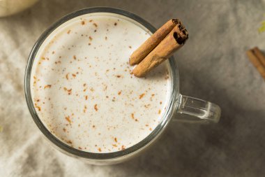 Ev yapımı Porto Riko Coquito Eggnog için belgili tanımlık tatil