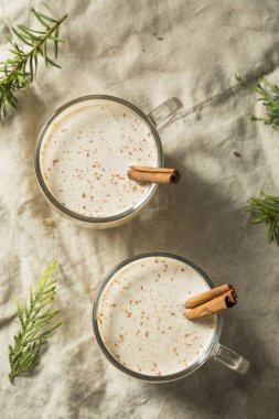 Ev yapımı Porto Riko Coquito Eggnog için belgili tanımlık tatil