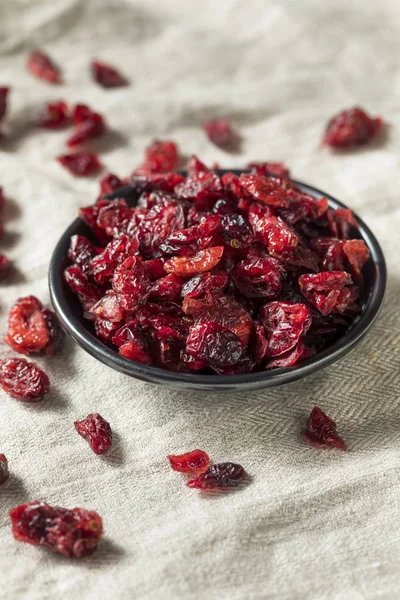 Bir Kase Içinde Ham Organik Kuru Cranberries — Stok fotoğraf