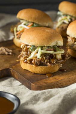 Ev yapımı çekti domuz sürgü Barbekü sosu ile