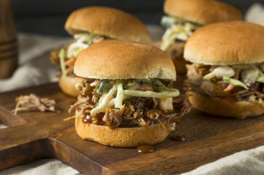 Ev yapımı çekti domuz sürgü Barbekü sosu ile