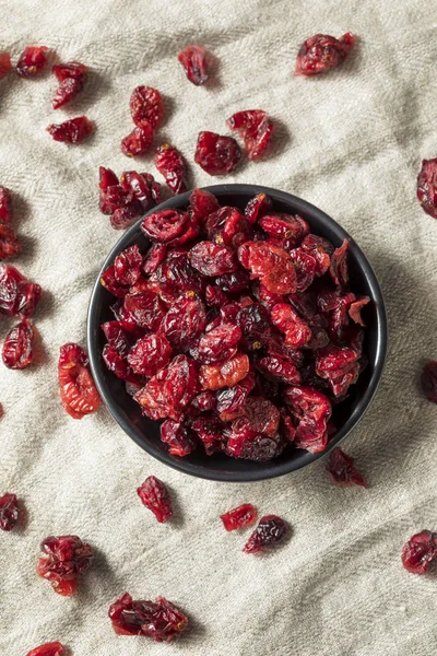 Βιολογικό Ακατέργαστο Ξηρό Cranberries Ένα Μπολ — Φωτογραφία Αρχείου