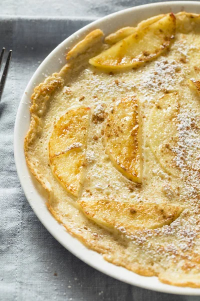 Yapımı Elma Hollandalı Pannekoek Gözleme Ile Pudra Şekeri — Stok fotoğraf