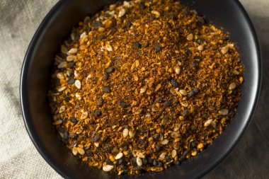 Organik Japonca yedi Shichimi bir kabın içinde baharat